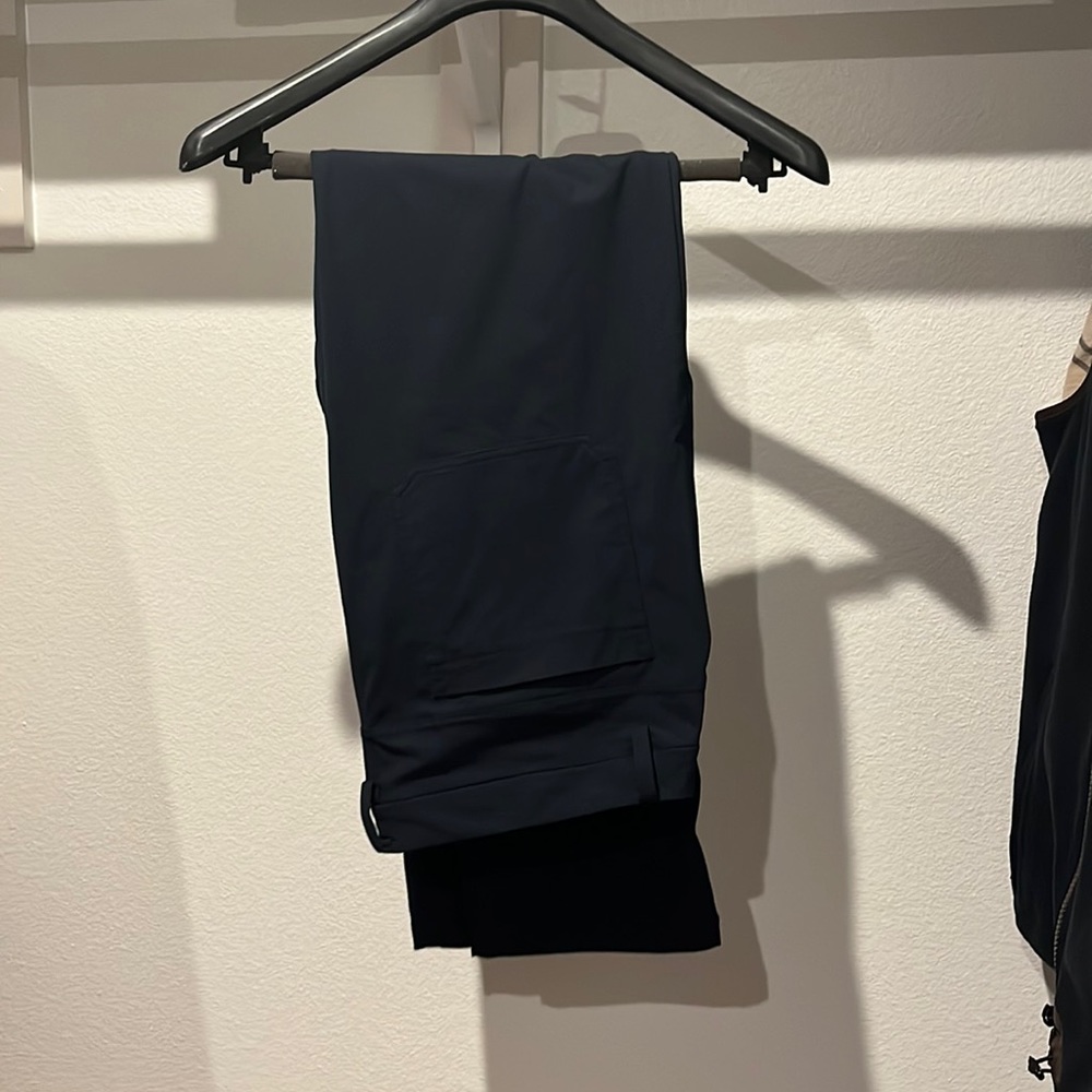 Lululemon 5-pocket ABC Pants (32x30) in Blue
